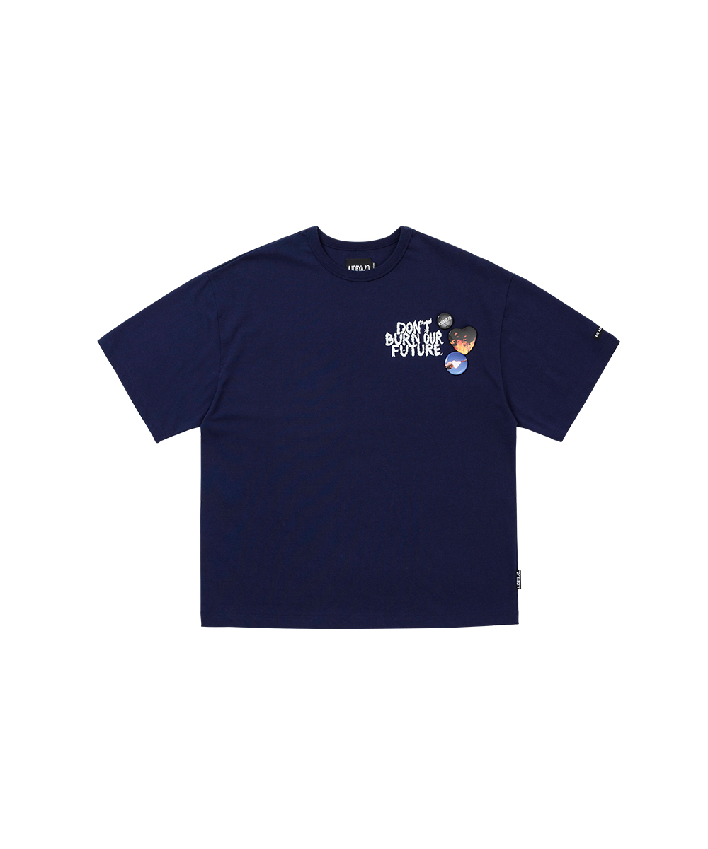 AJO BY AJO아조바이아조 [23 S/S RENEWAL] DBOF Back Logo T-shirt [NAVY]