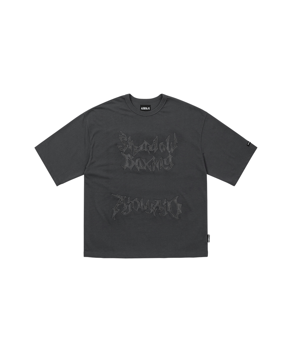 AJO BY AJO아조바이아조 Shadow Boxing Applique T-Shirt [CHARCOAL]